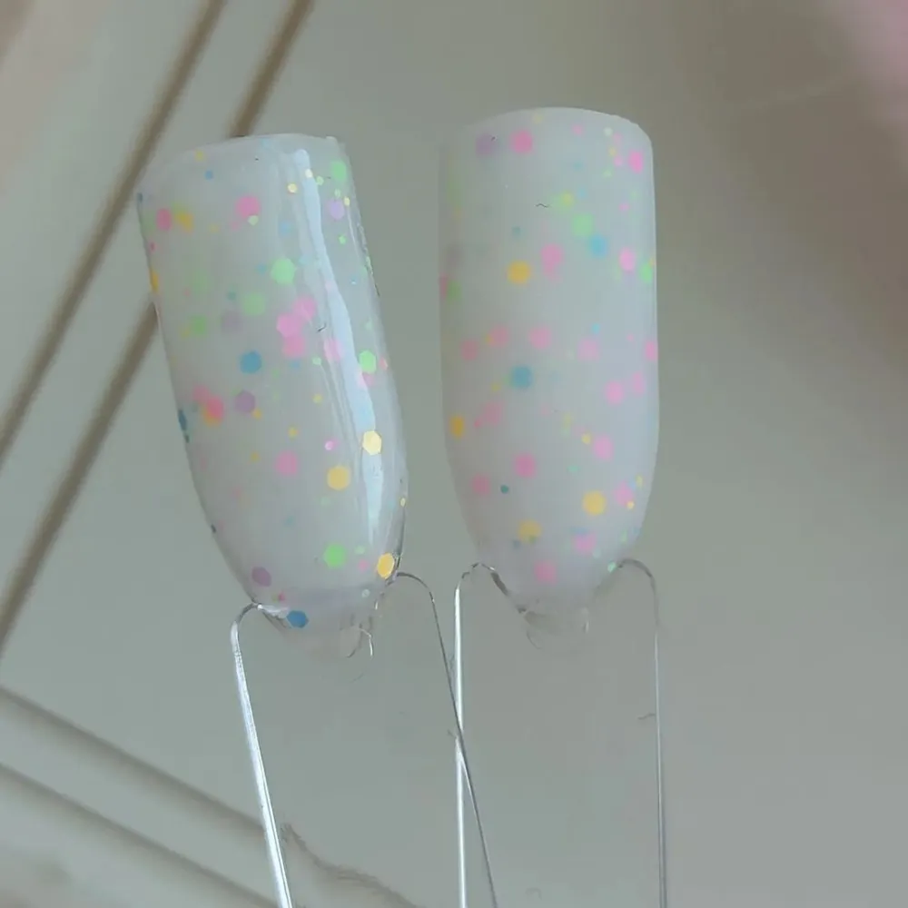 "Didier Lab" gelinis lakas "Confetti", Pale