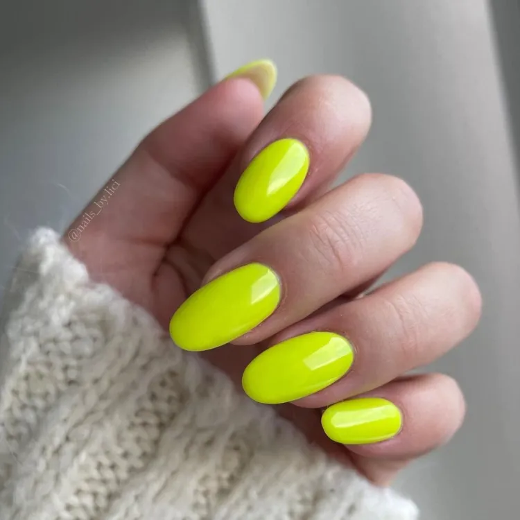 "Studios Didier" gelinis lakas, Neon yellow