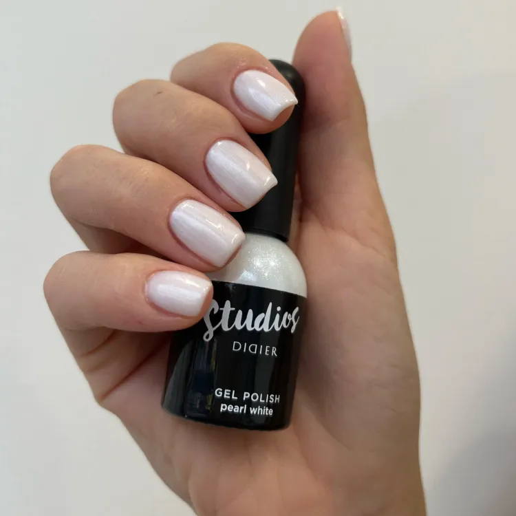 Gelinis lakas "Studios Didier", Pearl white
