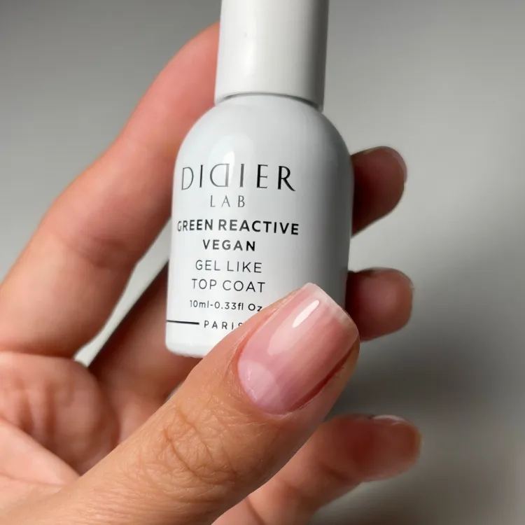 "Didier Lab" veganiškas viršutinis klasikinio nagų lako sluoksnis "Green reactive Gel Like Top Coat", 10ml