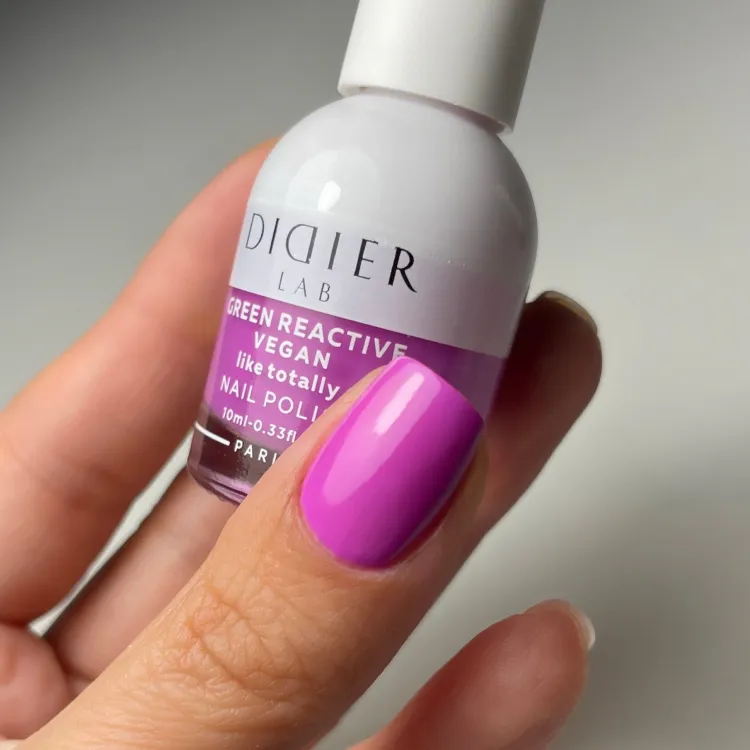 "Didier Lab" veganiškas nagų lakas "Green reactive", like totally, 10ml
