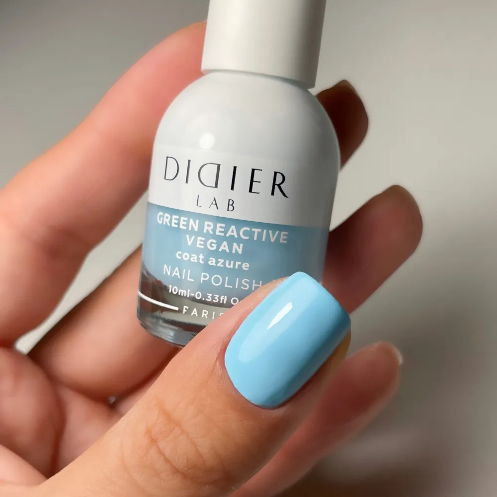 "Didier Lab" veganiškas nagų lakas "Green reactive", coat azure, 10ml