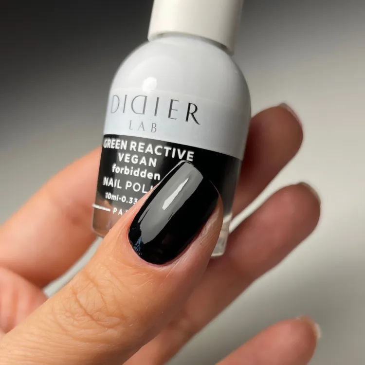 "Didier Lab" veganiškas nagų lakas "Green reactive", forbidden, 10ml