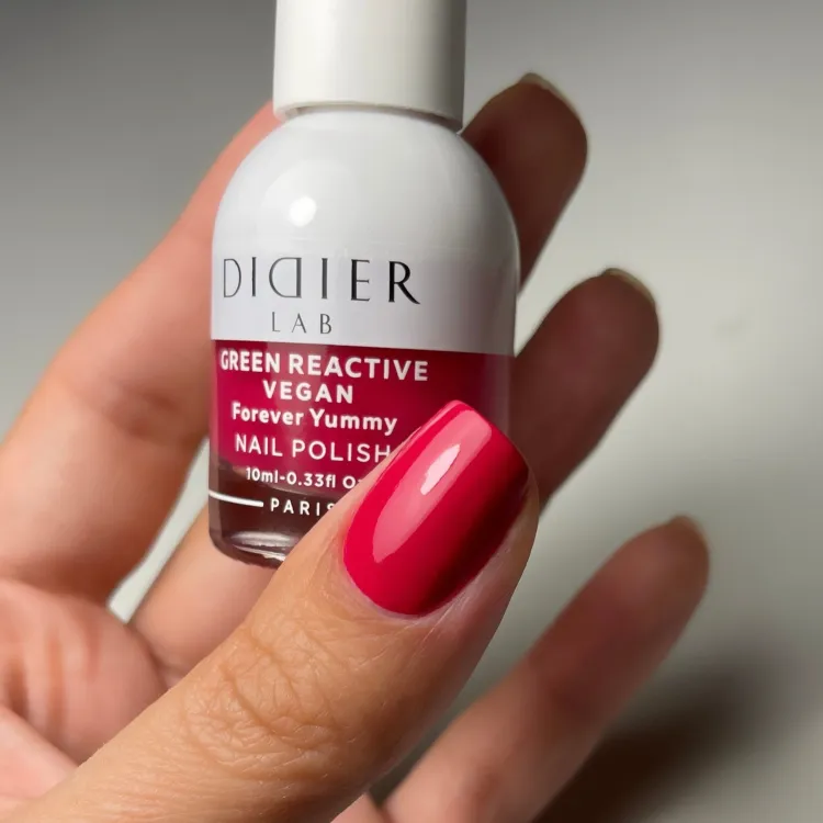 "Didier Lab" veganiškas nagų lakas "Green reactive", Forever Yummy, 10ml