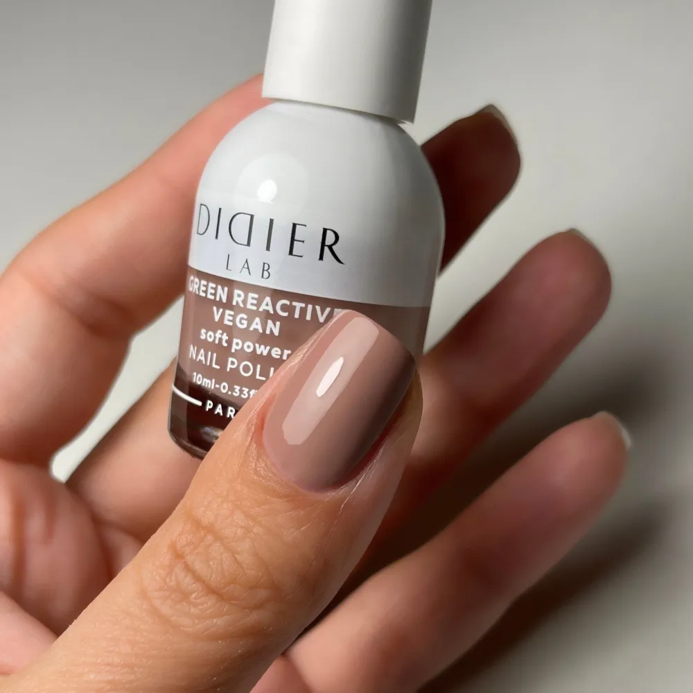 "Didier Lab" veganiškas nagų lakas "Green reactive", soft power, 10ml