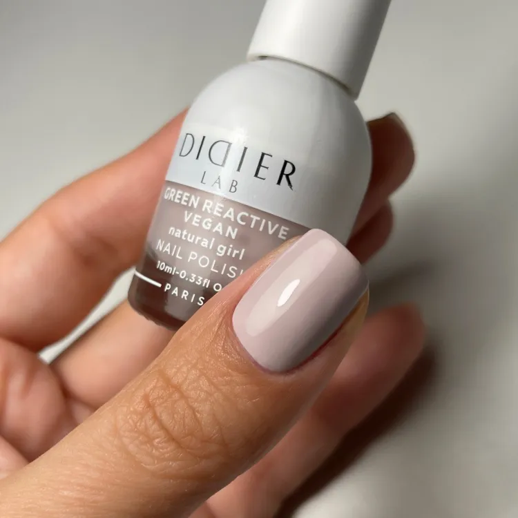 "Didier Lab" veganiškas nagų lakas "Green reactive", natural girl, 10ml
