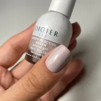 "Didier Lab" veganiškas nagų lakas "Green reactive", natural girl, 10ml