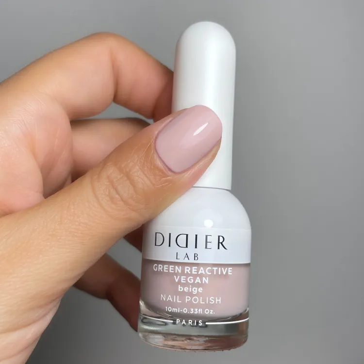 "Didier Lab" veganiškas nagų lakas "Green reactive", beige, 10ml